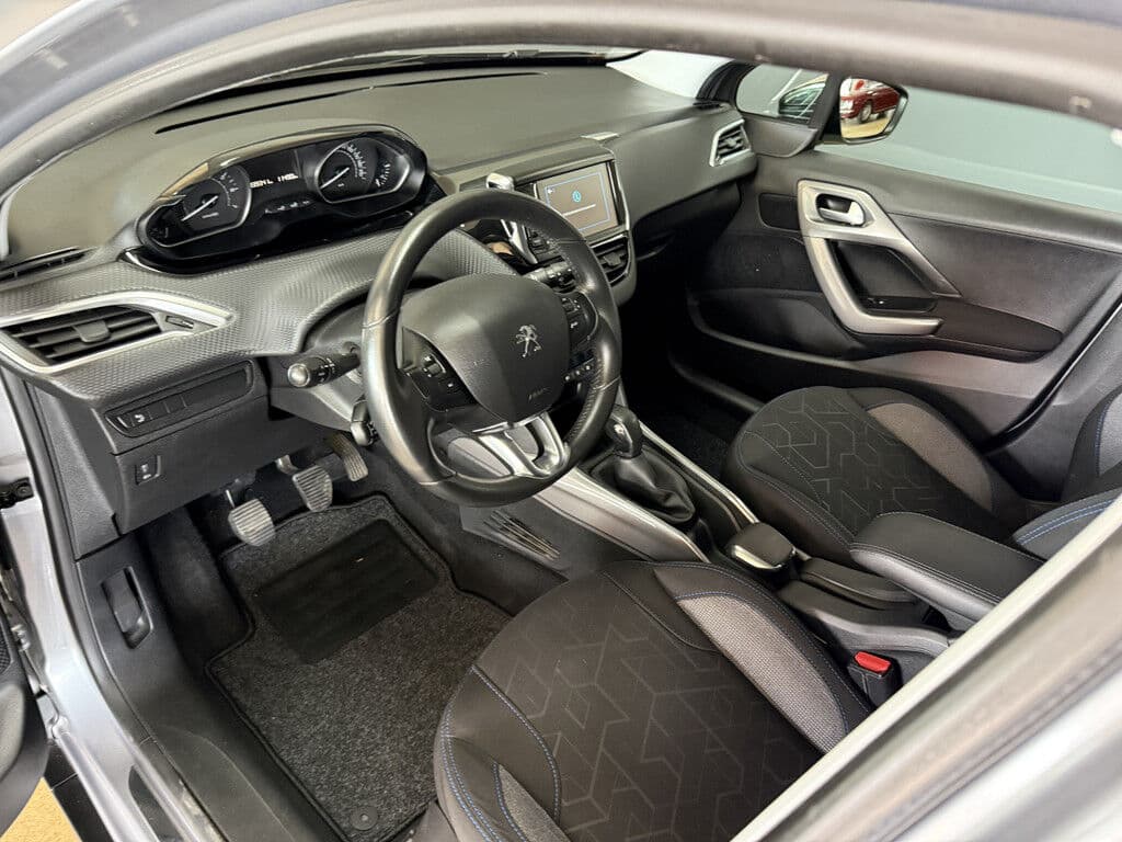 Peugeot 2008 1.2 Puretech Allure | Navi | Cruise thumbnail 6