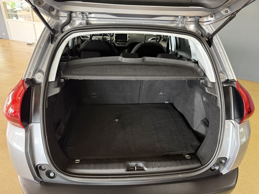 Peugeot 2008 1.2 Puretech Allure | Navi | Cruise thumbnail 18