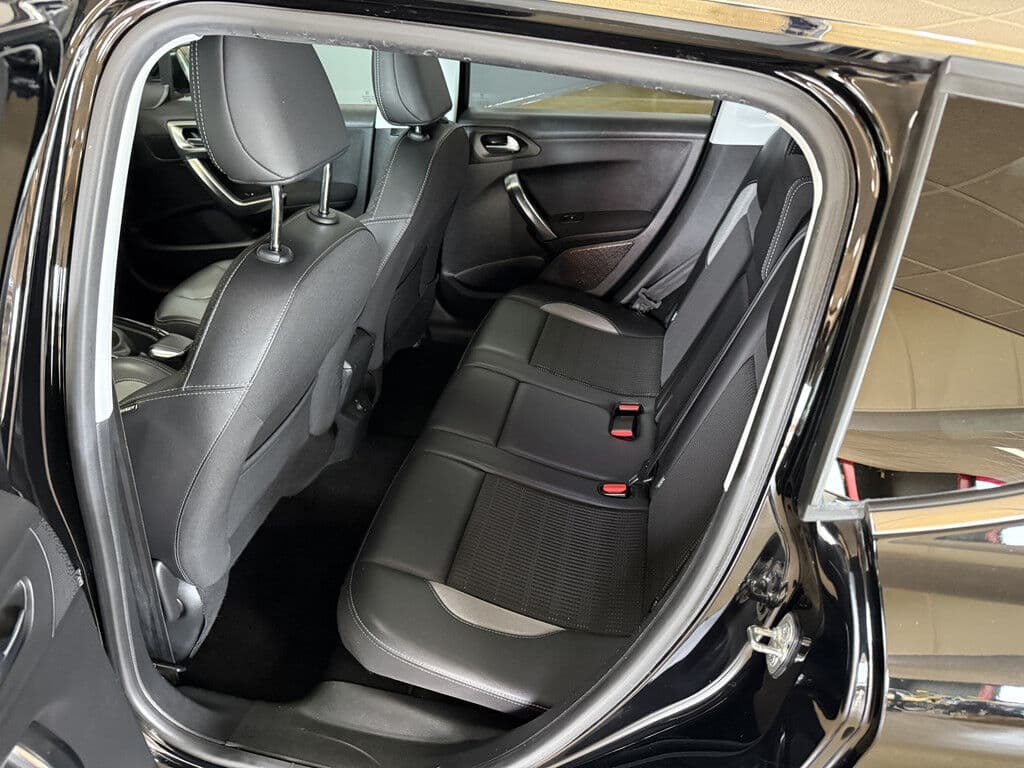 Peugeot 2008 1.2 Puretech Allure thumbnail 13