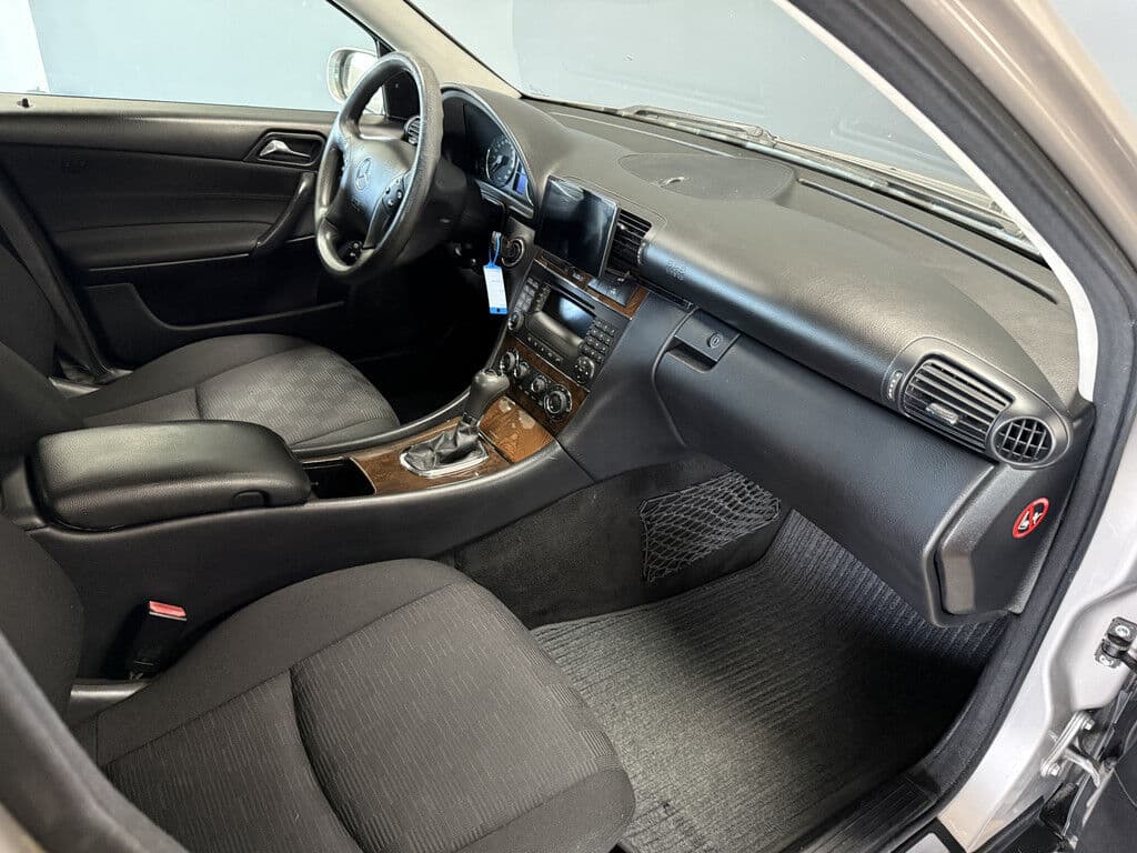 Mercedes-Benz C-Klasse Combi 180 K. Classic thumbnail 6