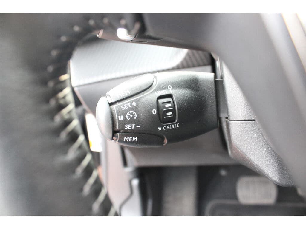 Peugeot 2008 1.2 Puretech *Active* | Nieuwe Distributie !! | Carplay | Camera | Pdc | Cruise & Climate Control | Navigatie | Bluetooth | Orig. Nl | thumbnail 13