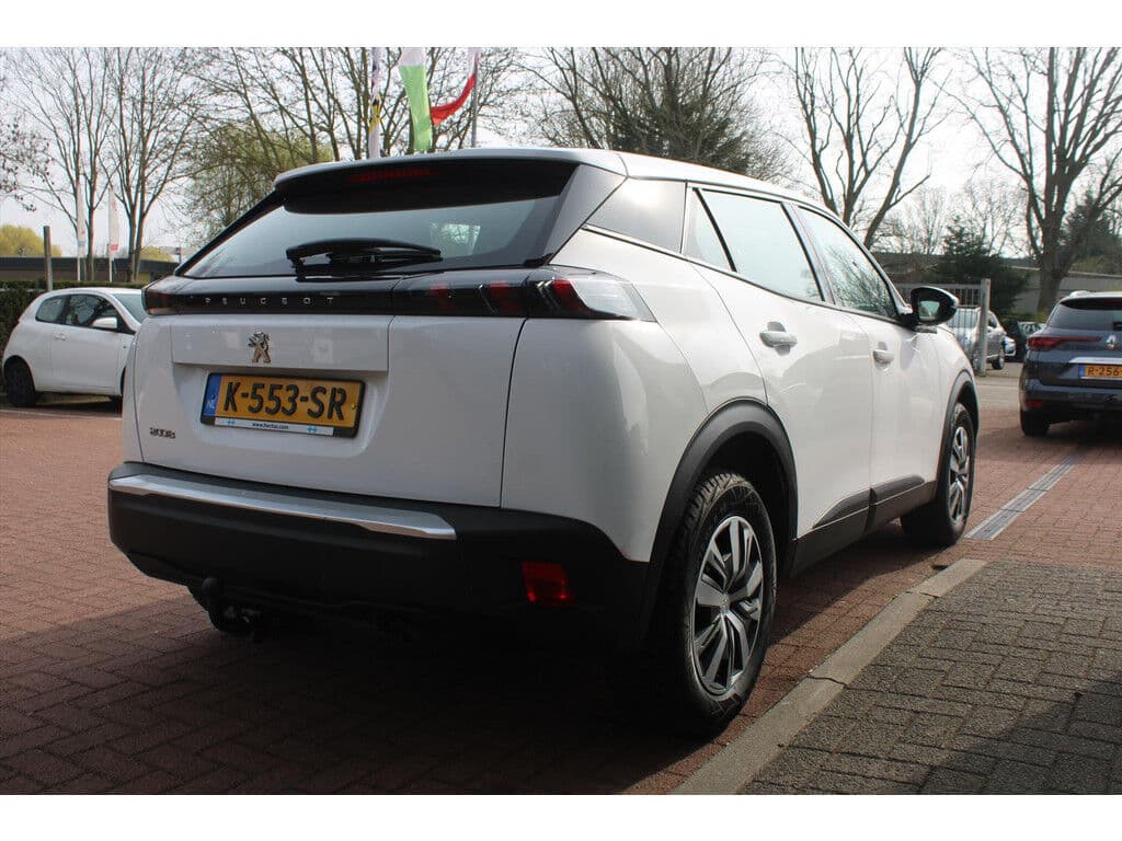 Peugeot 2008 1.2 Puretech *Active* | Trekhaak | Carplay | Pdc | Cruise & Climate Control | Navigatie | Bluetooth | Orig. Nl | Distributie Vervangen ! | thumbnail 4