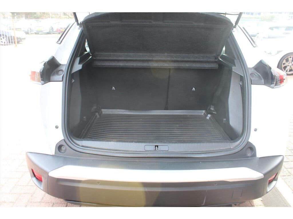 Peugeot 2008 1.2 Puretech *Active* | Trekhaak | Carplay | Pdc | Cruise & Climate Control | Navigatie | Bluetooth | Orig. Nl | Distributie Vervangen ! | thumbnail 16