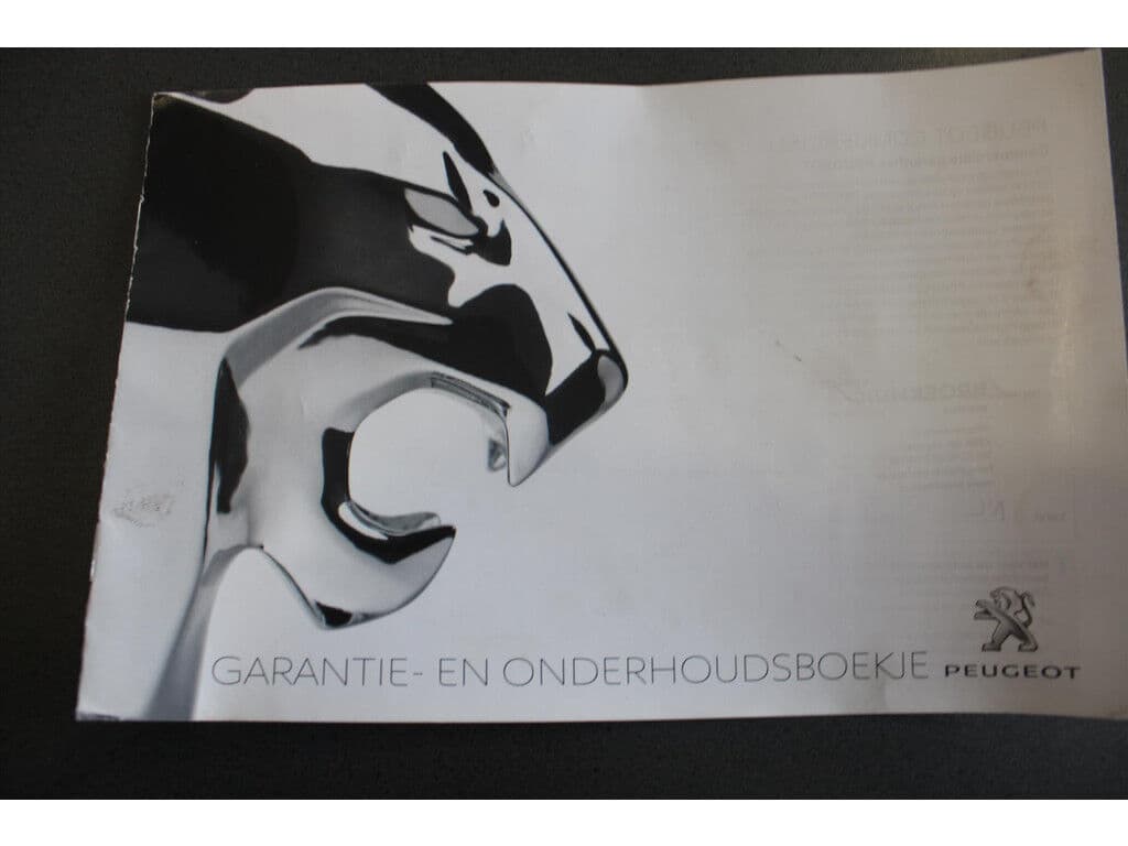 Peugeot 2008 1.2 Puretech *Active* | Trekhaak | Carplay | Pdc | Cruise & Climate Control | Navigatie | Bluetooth | Orig. Nl | Distributie Vervangen ! | thumbnail 20