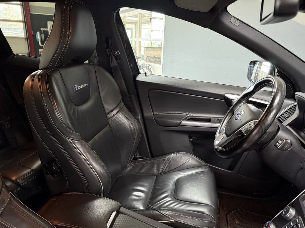 Volvo Xc60 2.4 D5 R-Design Awd | Elektr. Dak | Acc | Afn. Trekhaak thumbnail 9