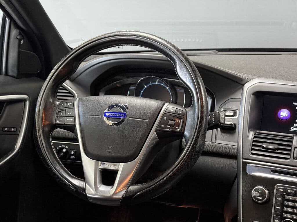 Volvo Xc60 2.4 D5 R-Design Awd | Elektr. Dak | Acc | Afn. Trekhaak thumbnail 13