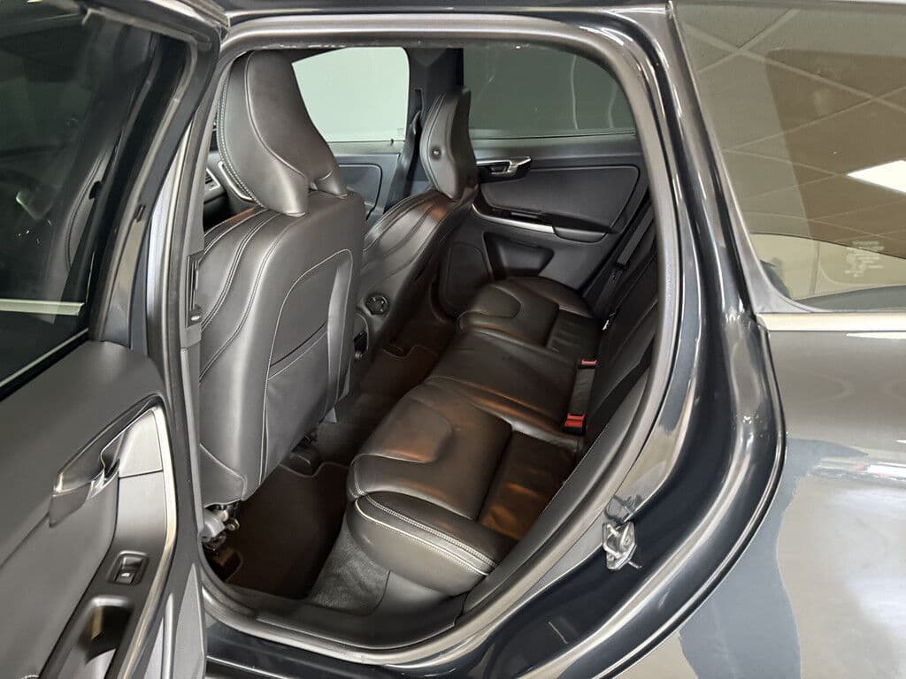 Volvo Xc60 2.4 D5 R-Design Awd | Elektr. Dak | Acc | Afn. Trekhaak thumbnail 21