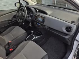 Toyota Yaris thumbnail 12