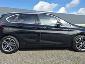 BMW 2 Serie thumbnail 2