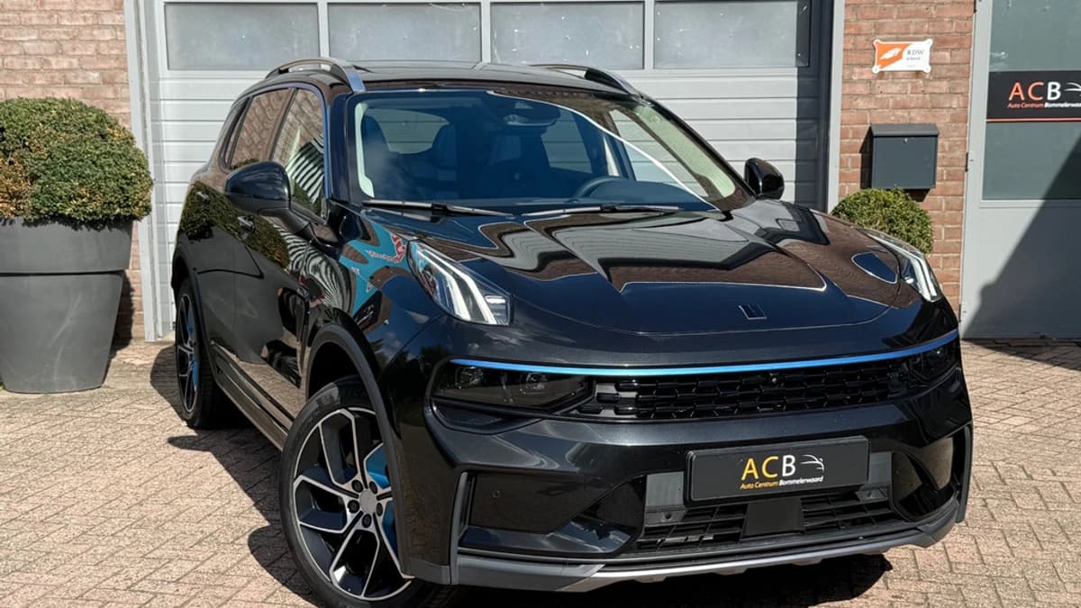 Lynk & Co 01 — foto 1