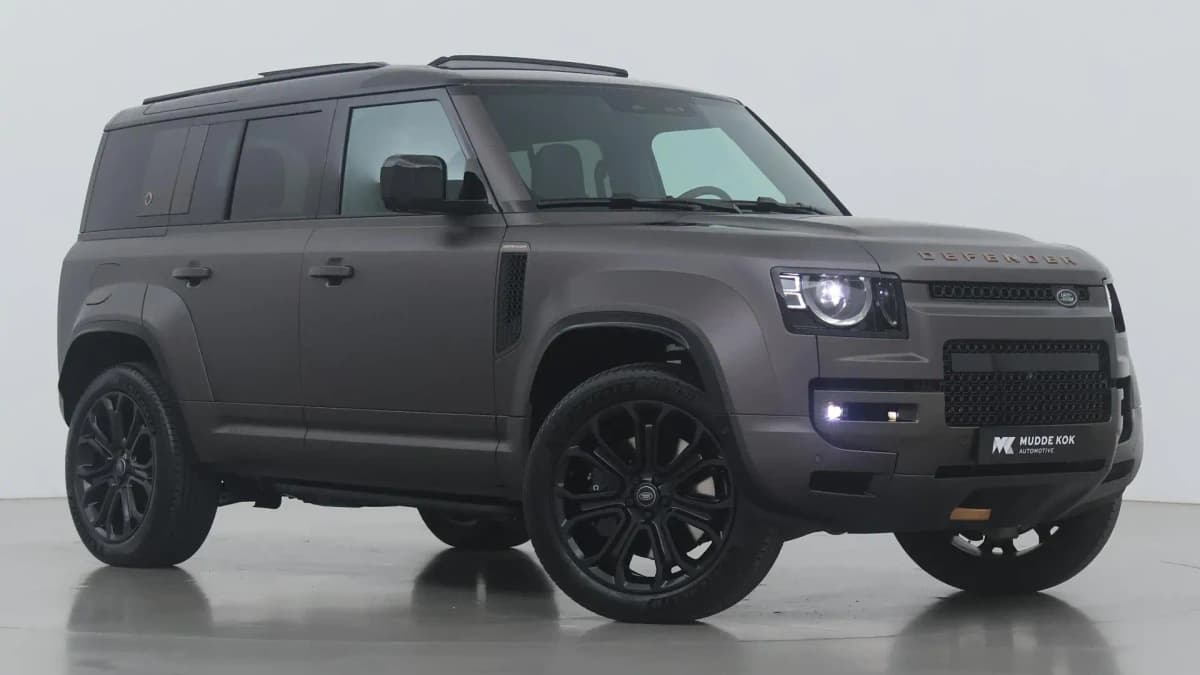 Land Rover Defender OCTA 4.4 P635 Octa | Treeplanken | 22 Inch | ClearSight | Meridian Surround | 6D-Luchtvering | Performance Voorstoelen — foto 1