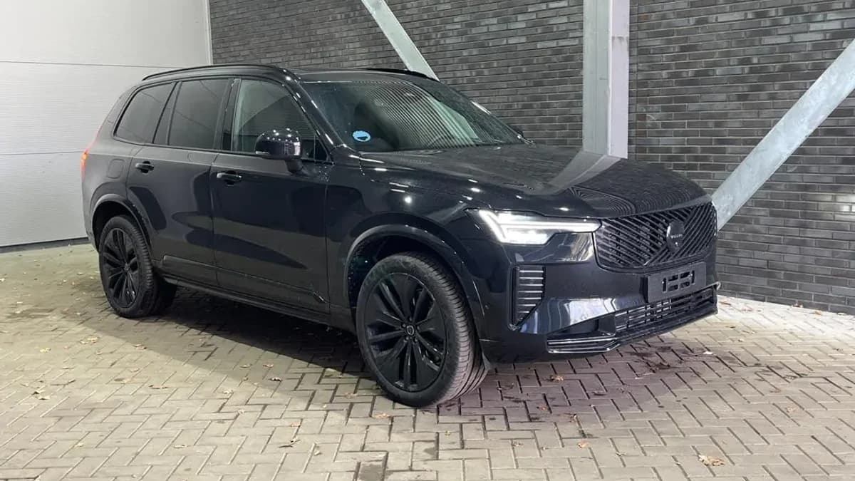 Volvo XC90 T8 Plug-in hybrid Ultra Black Edition | Luchtvering | Trekhaak | Head-Up | 360° Camera | Panoramadak — foto 1