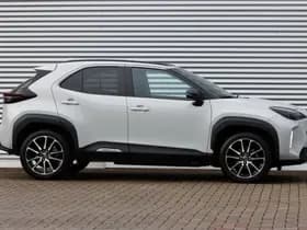 Toyota Yaris Cross 1.5 Hybrid GR Sport Ceramic Gray Metallic thumbnail 3