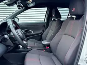 Toyota Yaris Cross 1.5 Hybrid GR Sport Ceramic Gray Metallic thumbnail 21