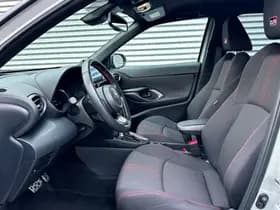 Toyota Yaris Cross 1.5 Hybrid GR Sport Ceramic Gray Metallic thumbnail 5