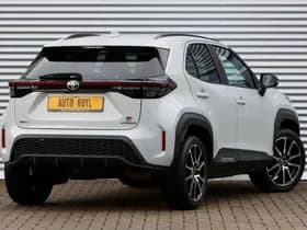 Toyota Yaris Cross 1.5 Hybrid GR Sport Ceramic Gray Metallic thumbnail 2