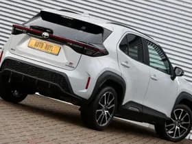 Toyota Yaris Cross 1.5 Hybrid GR Sport Ceramic Gray Metallic thumbnail 12