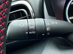 Toyota Yaris Cross 1.5 Hybrid GR Sport Ceramic Gray Metallic thumbnail 15