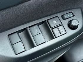 Toyota Yaris Cross 1.5 Hybrid GR Sport Ceramic Gray Metallic thumbnail 19