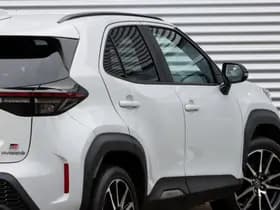 Toyota Yaris Cross 1.5 Hybrid GR Sport Ceramic Gray Metallic thumbnail 7