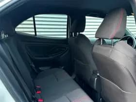 Toyota Yaris Cross 1.5 Hybrid GR Sport Ceramic Gray Metallic thumbnail 10