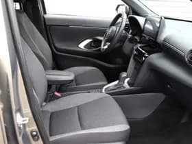 Toyota Yaris Cross 1.5 Hybrid Team-D Navi / Safety+Winter Pack thumbnail 4