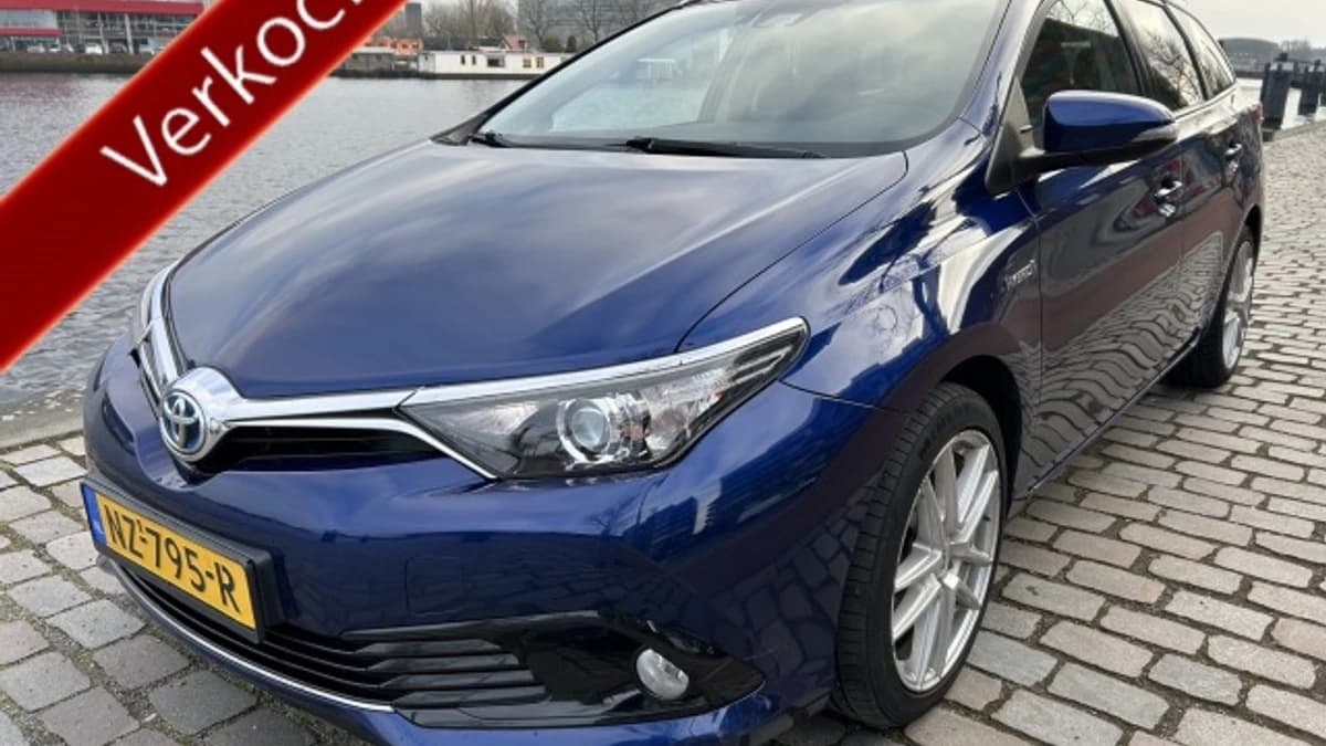 Toyota Auris 1.8 Hybrid Dynamic — foto 1