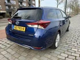 Toyota Auris 1.8 Hybrid Dynamic thumbnail 2