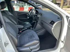 Volkswagen Polo 1.4 TSI BlueGT thumbnail 3