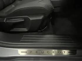 Peugeot E-2008 thumbnail 103