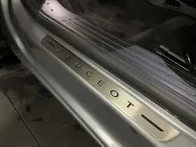 Peugeot E-2008 thumbnail 93