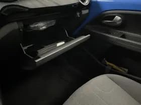 Volkswagen Up! thumbnail 98