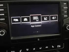 Volkswagen Golf thumbnail 107