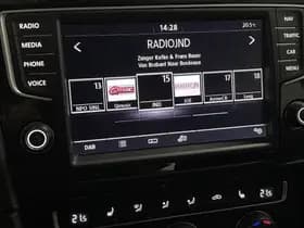 Volkswagen Golf thumbnail 41