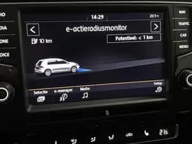 Volkswagen Golf thumbnail 44