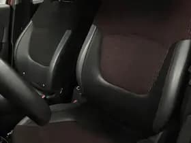 Renault Captur thumbnail 34