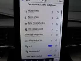 Ford Explorer 3.0 V6 EcoBoost PHEV Platinum thumbnail 39