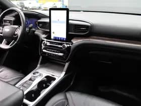 Ford Explorer 3.0 V6 EcoBoost PHEV Platinum thumbnail 6