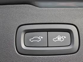 Volvo V60 2.0 T6 Plug-in hybrid AWD Plus Dark thumbnail 17