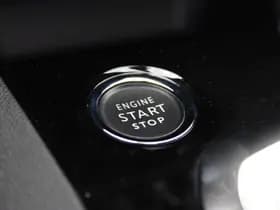 Peugeot 3008 1.6 HYbrid 225 GT thumbnail 23