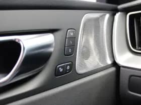 Volvo XC60 2.0 T8 Plug-in hybrid AWD Ultra Black Edition thumbnail 25