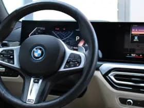 BMW 3 Serie Touring 330e thumbnail 25