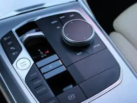 BMW 3 Serie Touring 330e thumbnail 29