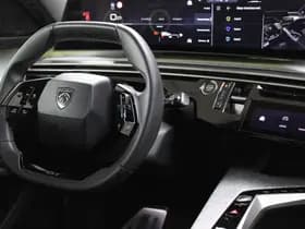 Peugeot 5008 1.2 Hybrid 145 GT thumbnail 6