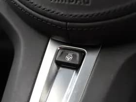 BMW 3-serie 330e xDrive M-Sport thumbnail 14