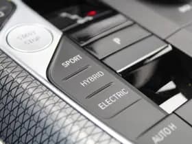 BMW 3-serie 330e xDrive M-Sport thumbnail 38