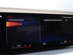 BMW 3-serie 330e xDrive M-Sport thumbnail 62