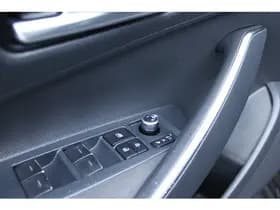 Toyota Corolla 1.8 HYBRID AUT. DYNAMIC thumbnail 18