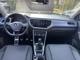 Volkswagen T-Roc TSI 110PK COMFORTLINE thumbnail 2