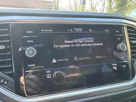 Volkswagen T-Roc TSI 110PK COMFORTLINE thumbnail 30